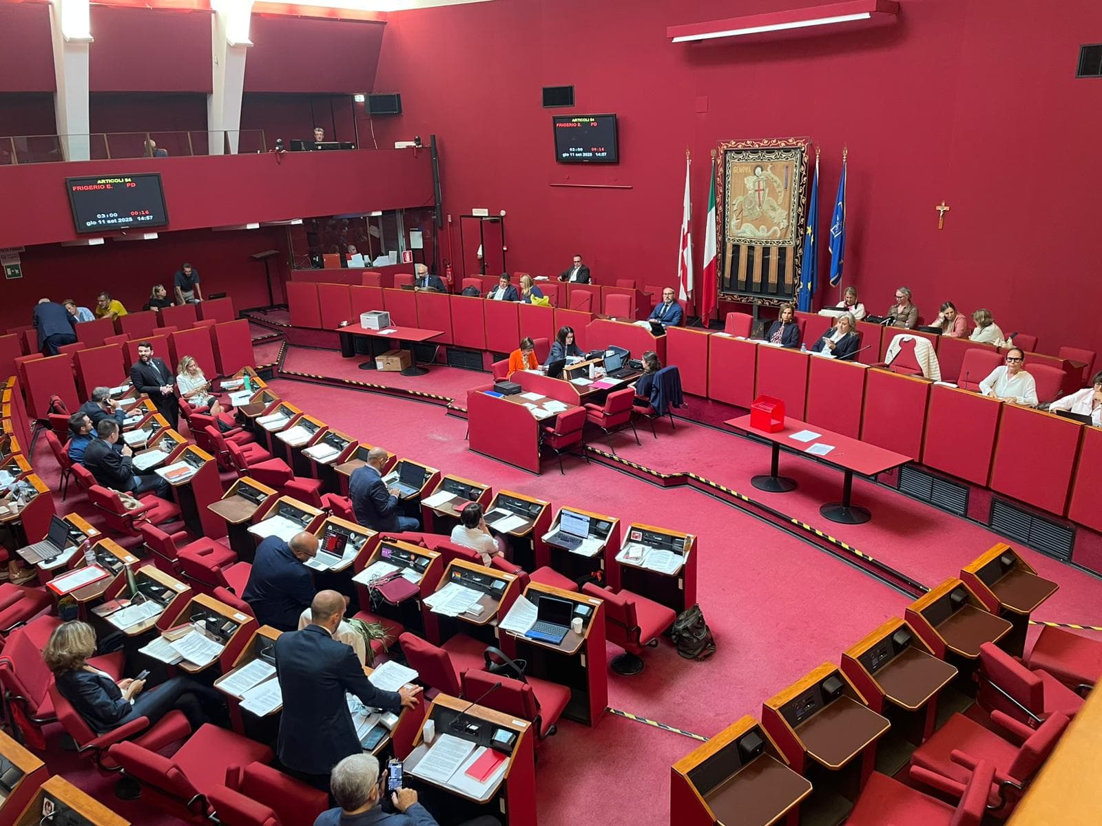 Bilancio, dopo quaranta ore c’è l’approvazione. Via libera a una manovra da 2,1 miliardi 