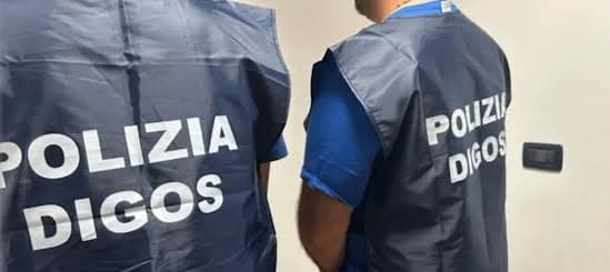 Assalgono la polizia con bastoni e tubi in ferro dopo Genoa-Como: denunciati e colpiti da DASPO due ultras rossoblù