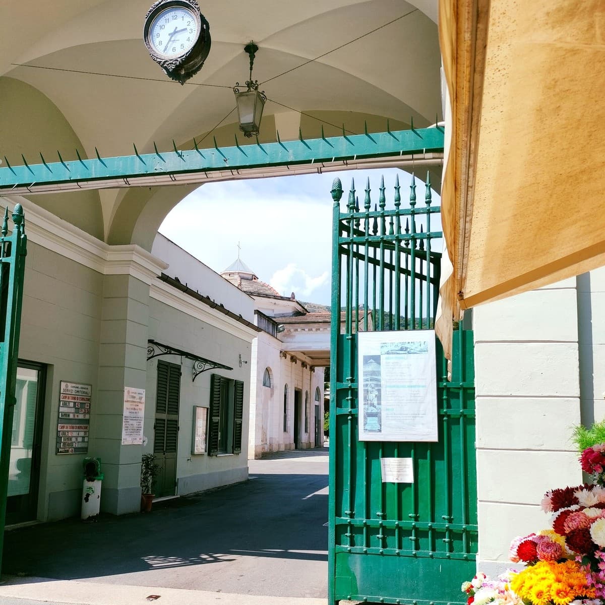 Verso una seconda sala laica del commiato a Genova: approvato l'ordine del giorno in Consiglio comunale