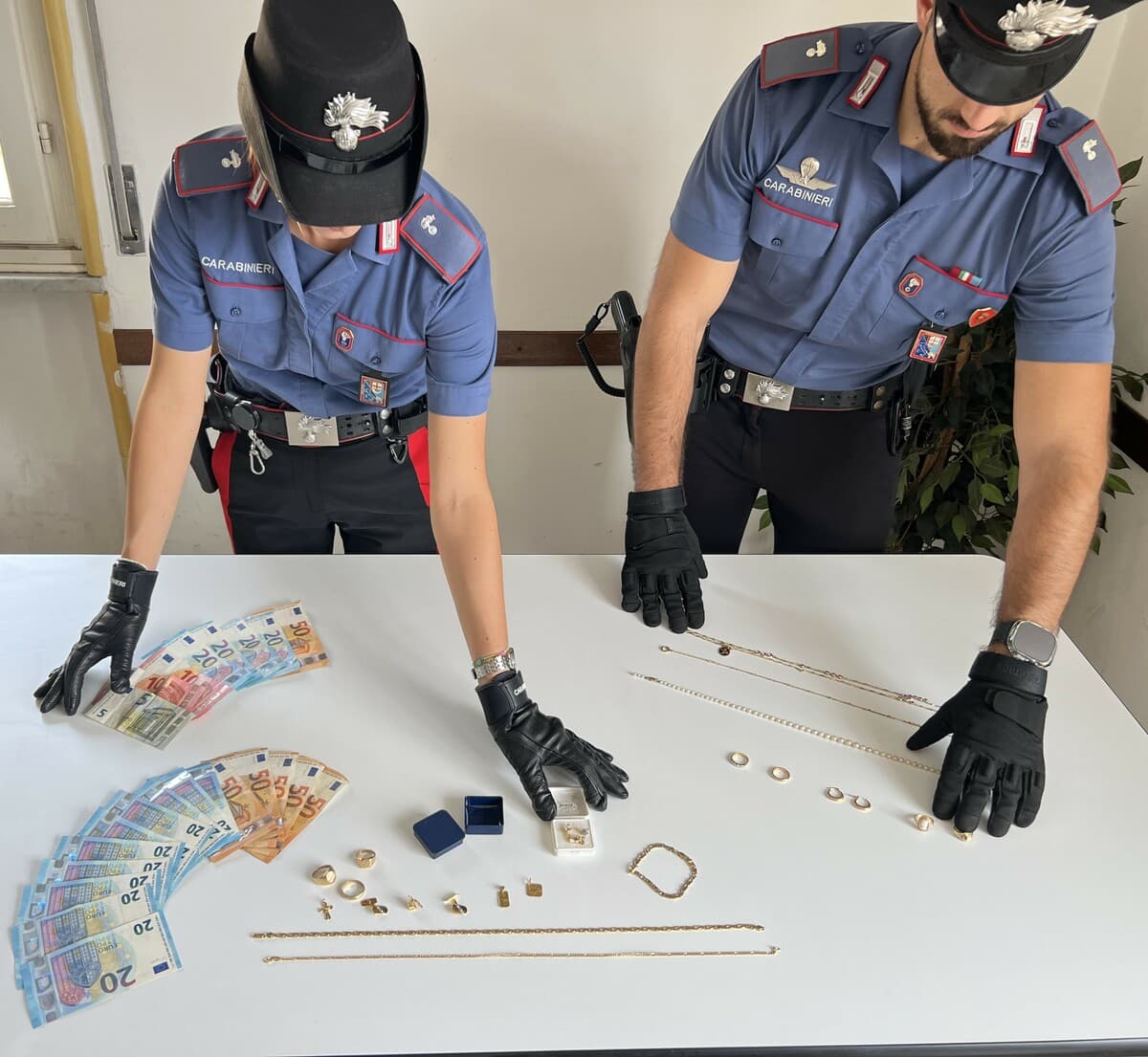 Rapallo, finto maresciallo e finti controlli: truffano due anziani ma i Carabinieri li incastrano