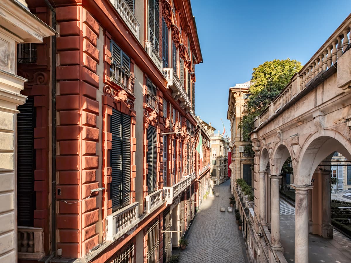 Esce la guida ‘Genova Adagio’: il gusto di visitare la città scegliendo la lentezza