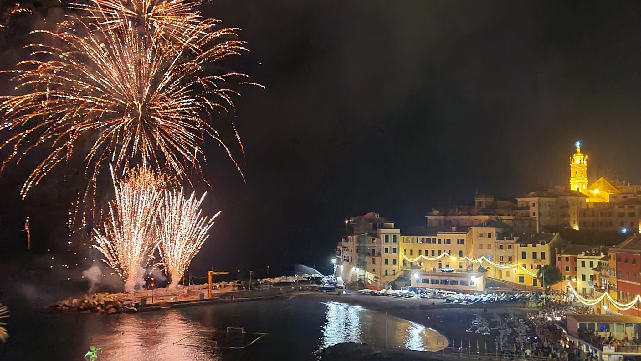 Estate in festa, la Liguria cala l’asso: ultimo weekend del mese tra fuochi sul mare, sagre e rievocazioni
