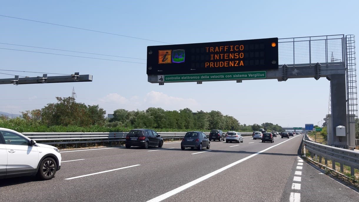 Autostrade liguri, lunedì da bollino rosso: traffico intenso verso Genova e Savona