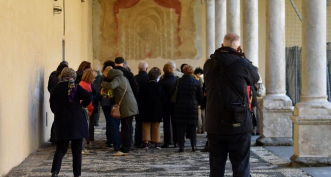 Guide turistiche, Lombardi: “Nuova tessera nazionale e 804 guide abilitate, passo decisivo per qualità e tutela del turismo italiano”