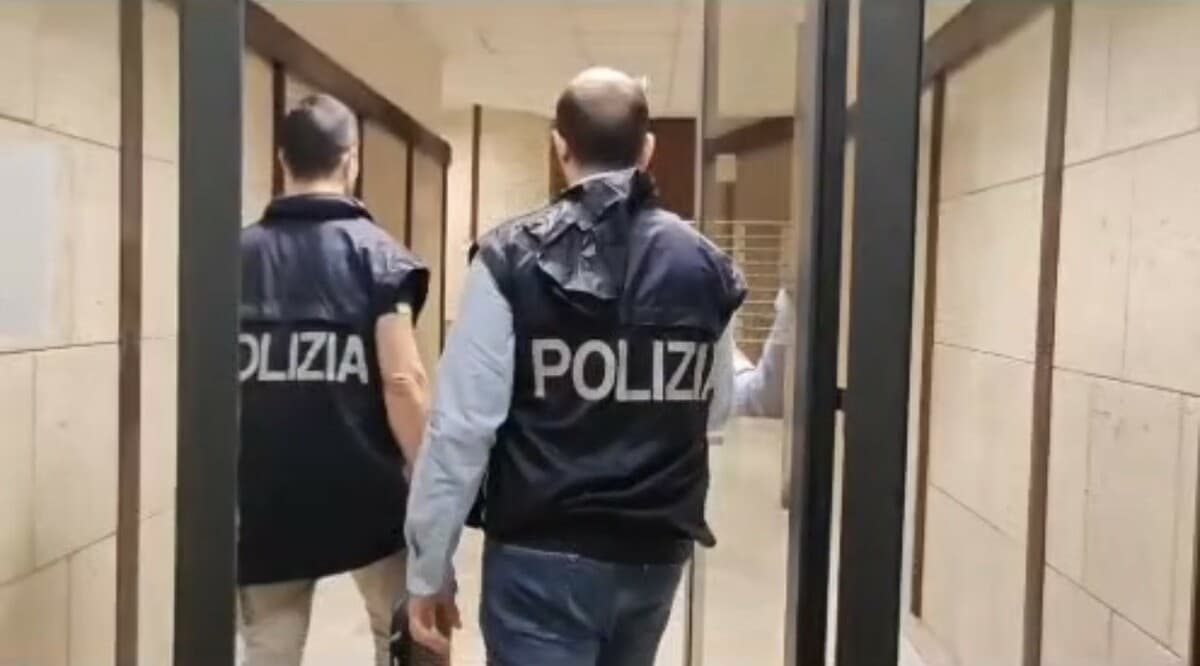 Quarto, oltre 800 grammi di cocaina dopo la segnalazione su YouPol: arrestato dalla Polizia