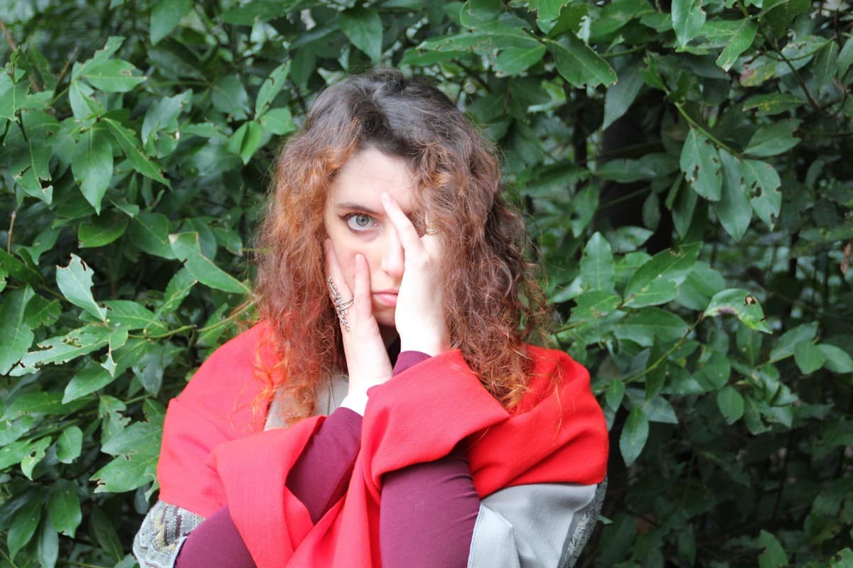 La musica che ci gira intorno - ClemCaramel, la cantautrice genovese che unisce miti scandinavi, produzione digitale e lotta ai pregiudizi