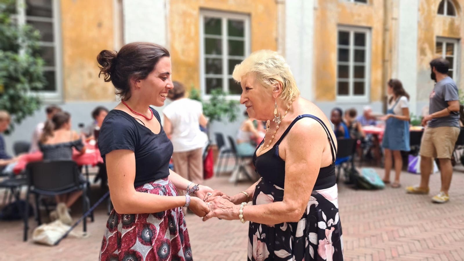 Anziani e studenti sotto lo stesso tetto, anche a Genova arriva il "Silver Cohousing"