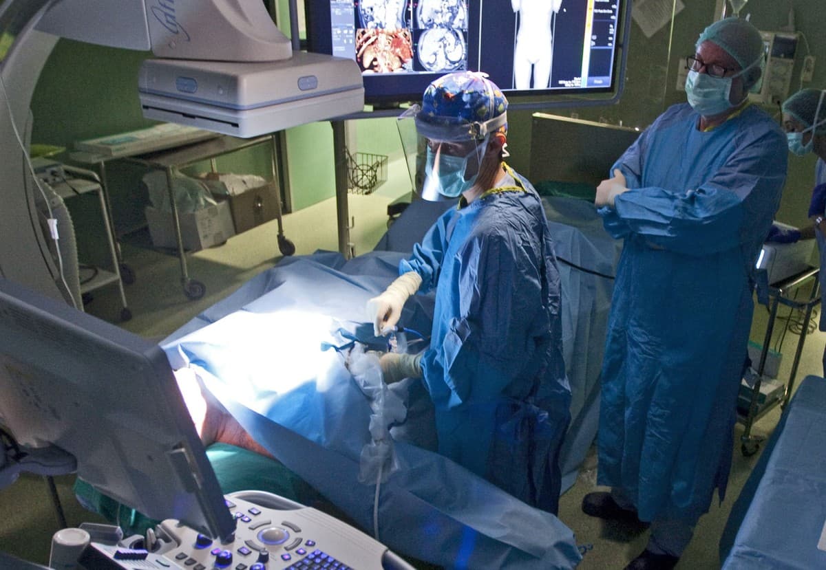 Galliera, scoperto un raro ascesso epatico causato da un parassita: diagnosi dopo dieci anni dal viaggio