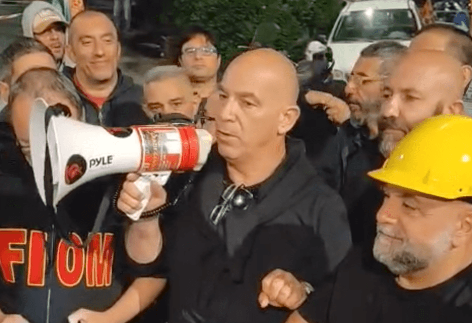 Ex Ilva, arriva il documento: "Cornigliano non chiude". Garantiti 35mila tonnellate di coils al mese, termina la protesta