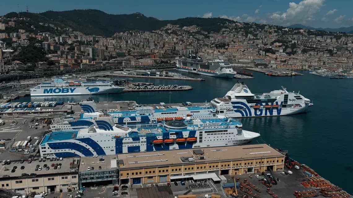 Il porto supera la prova del primo grande esodo estivo: 120 mila transiti senza criticità