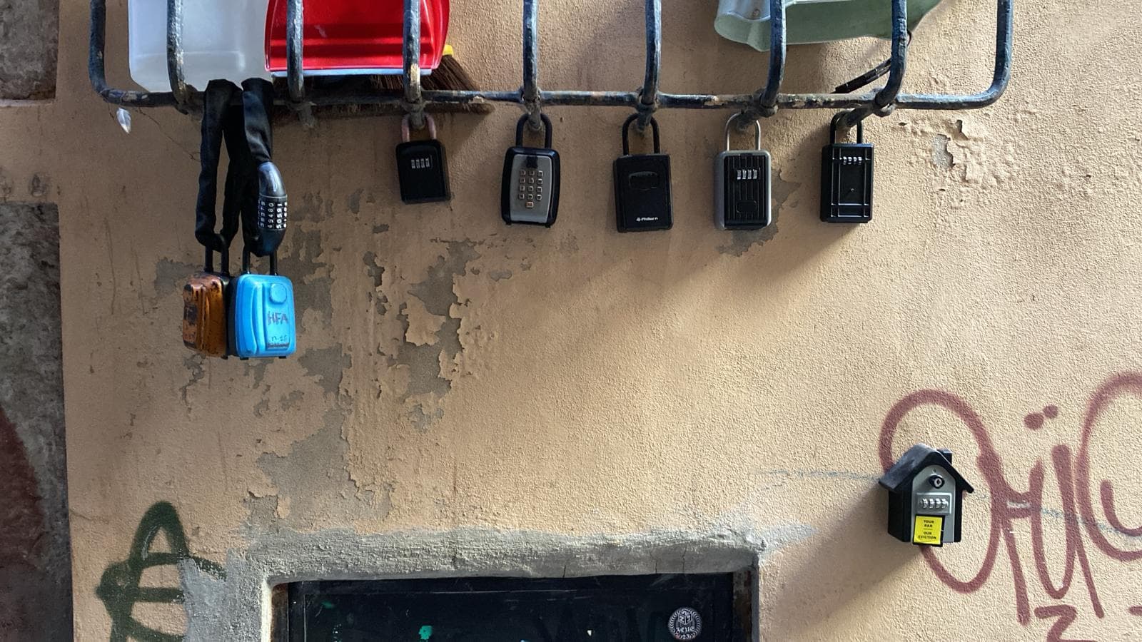 Genova cambia la tassa di soggiorno: aumentano le tariffe per B&B e appartamenti turistici