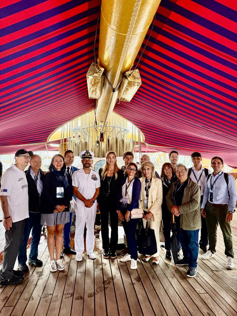 “Da Genova a New York”, successo a bordo di Nave Vespucci per la promozione della città oltreoceano