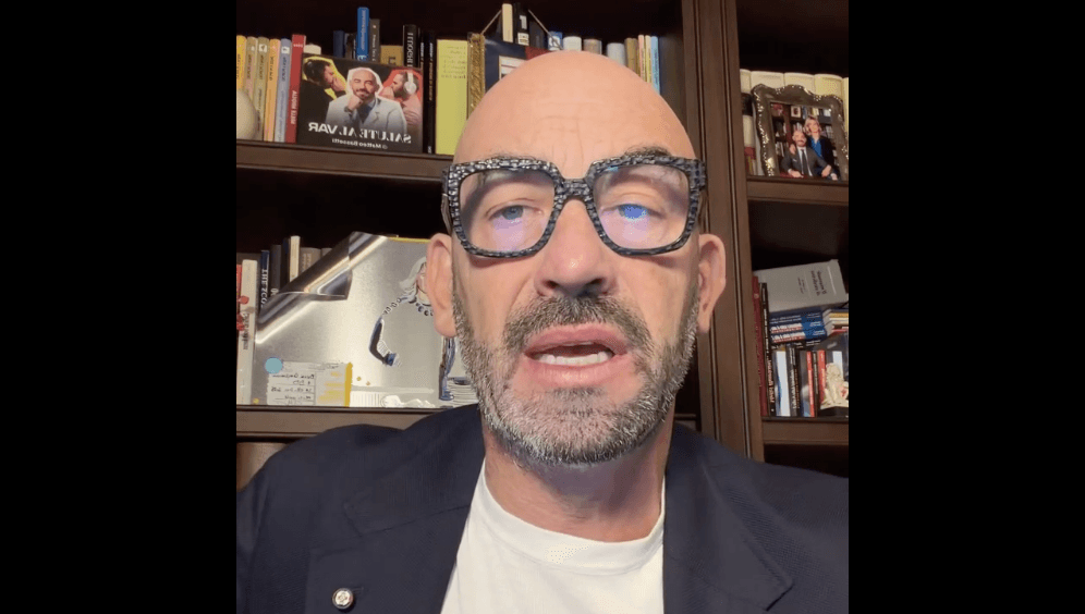 Bassetti, insulti sotto il video sulla vaccinazione antinfluenzale: "Ho dovuto chiudere i commenti"