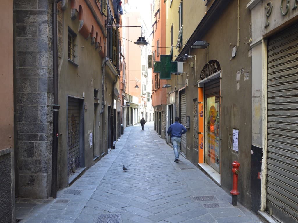 Via Prè, più sicurezza e sostegno al commercio: il Comune prepara nuove misure