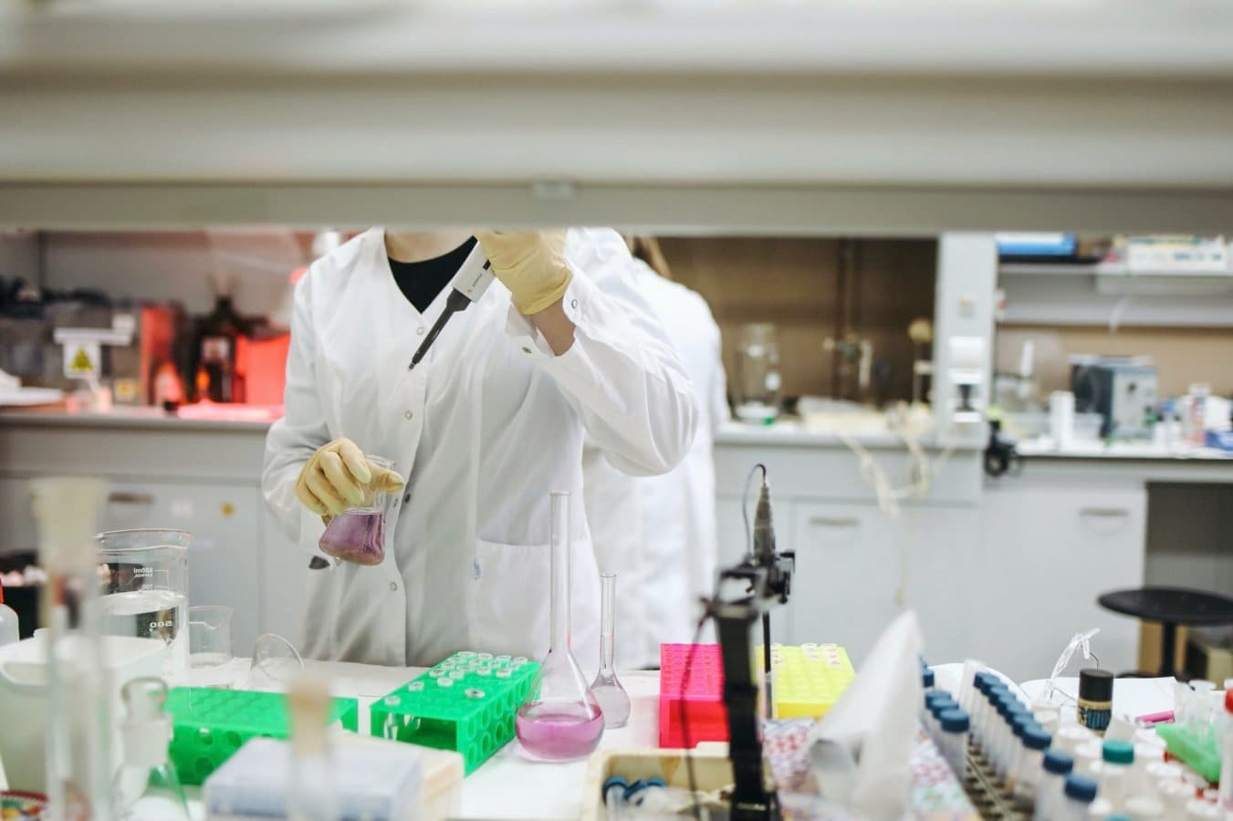 Farmacia e Chimica e tecnologia farmaceutiche, all’Università di Genova niente test di ammissione