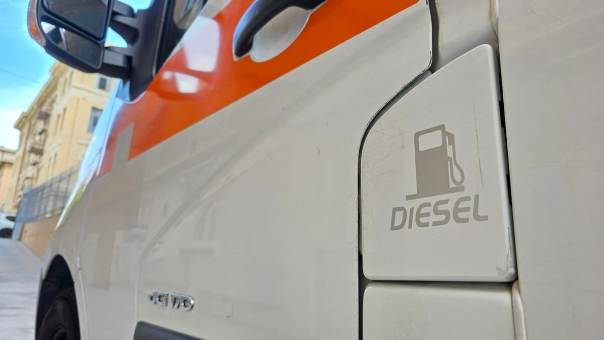 Caro-carburanti, l’allarme della Croce Bianca: “Il sistema rischia di saltare”