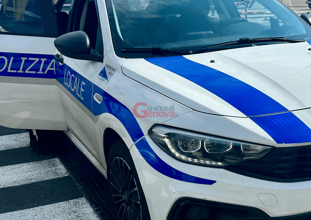 Centro storico, accompagnava turisti senza abilitazione: guida abusiva multata per 4mila euro