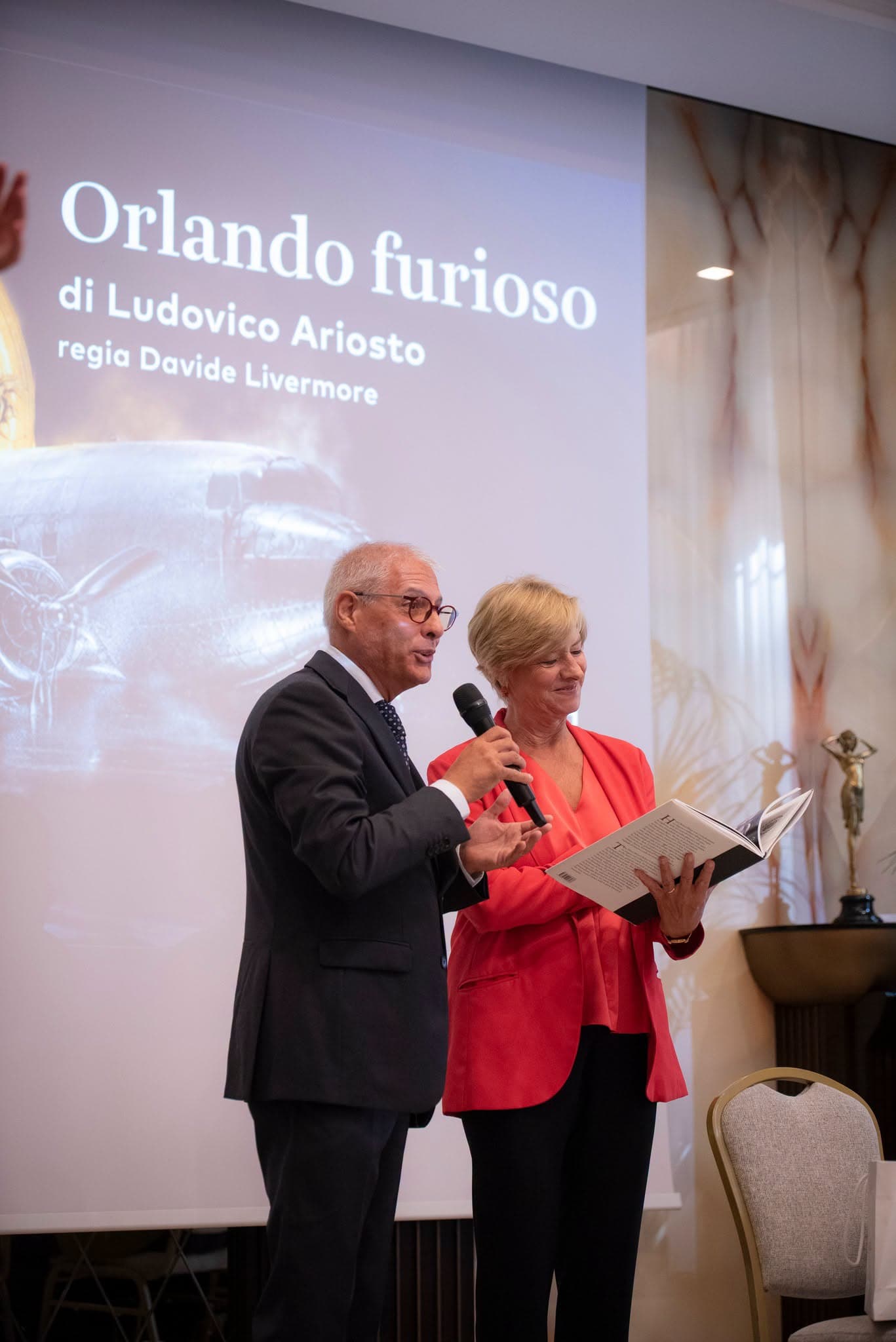 Orlando Furioso apre la nuova stagione del Teatro Nazionale: Livermore porta Ariosto tra follia, Luna e presente